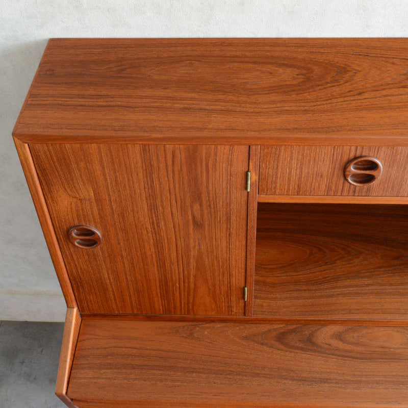 デンマーク ヴィンテージ　チークビューロー（ミラー・鍵付）6-74　