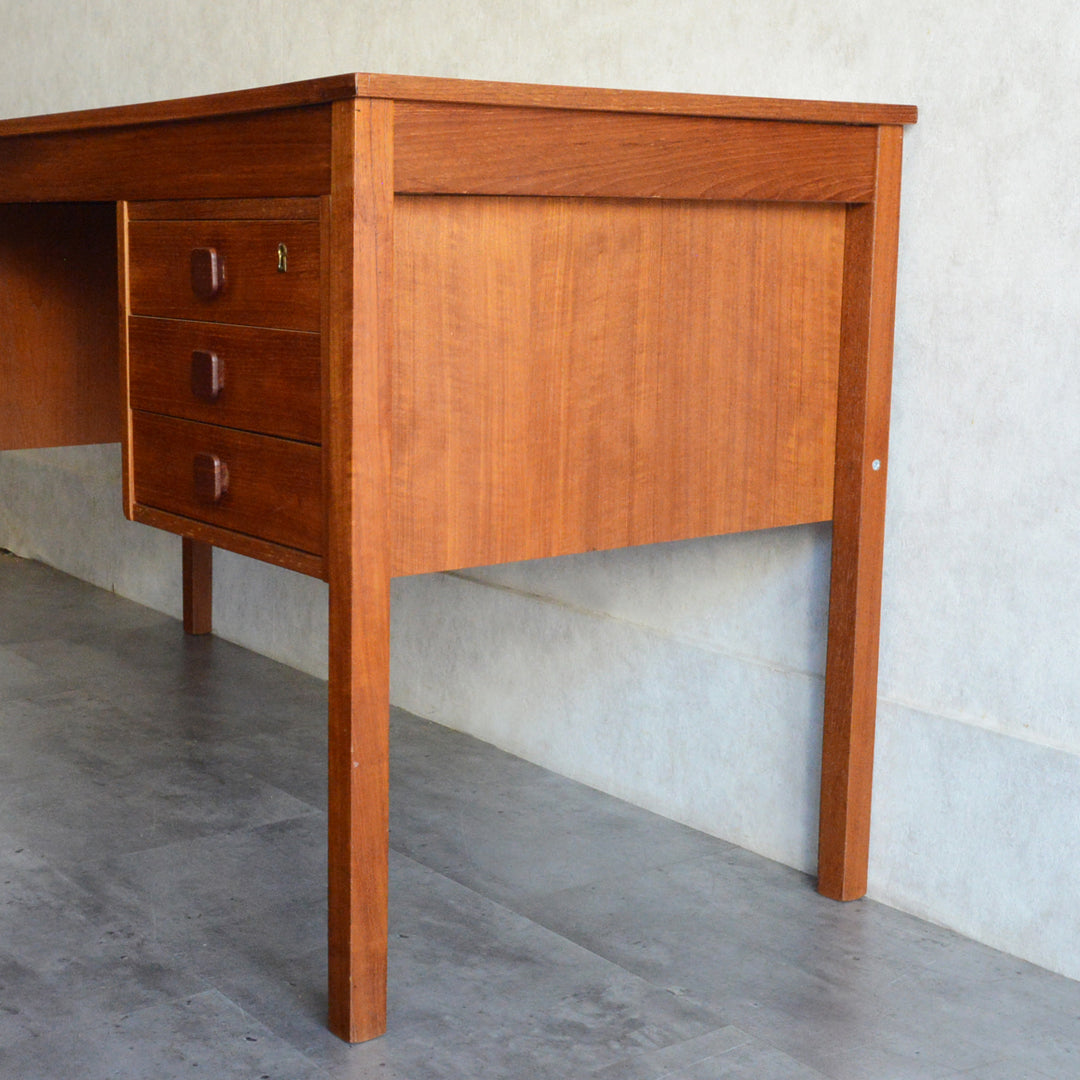 Domino mobler　デンマークヴィンテージ チークデスク 8-67