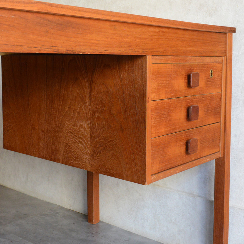 Domino mobler　デンマークヴィンテージ チークデスク 8-67