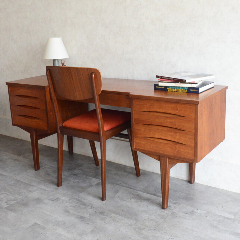 ミッドセンチュリー ヴィンテージ　デスク23(天板剝離再塗装済）