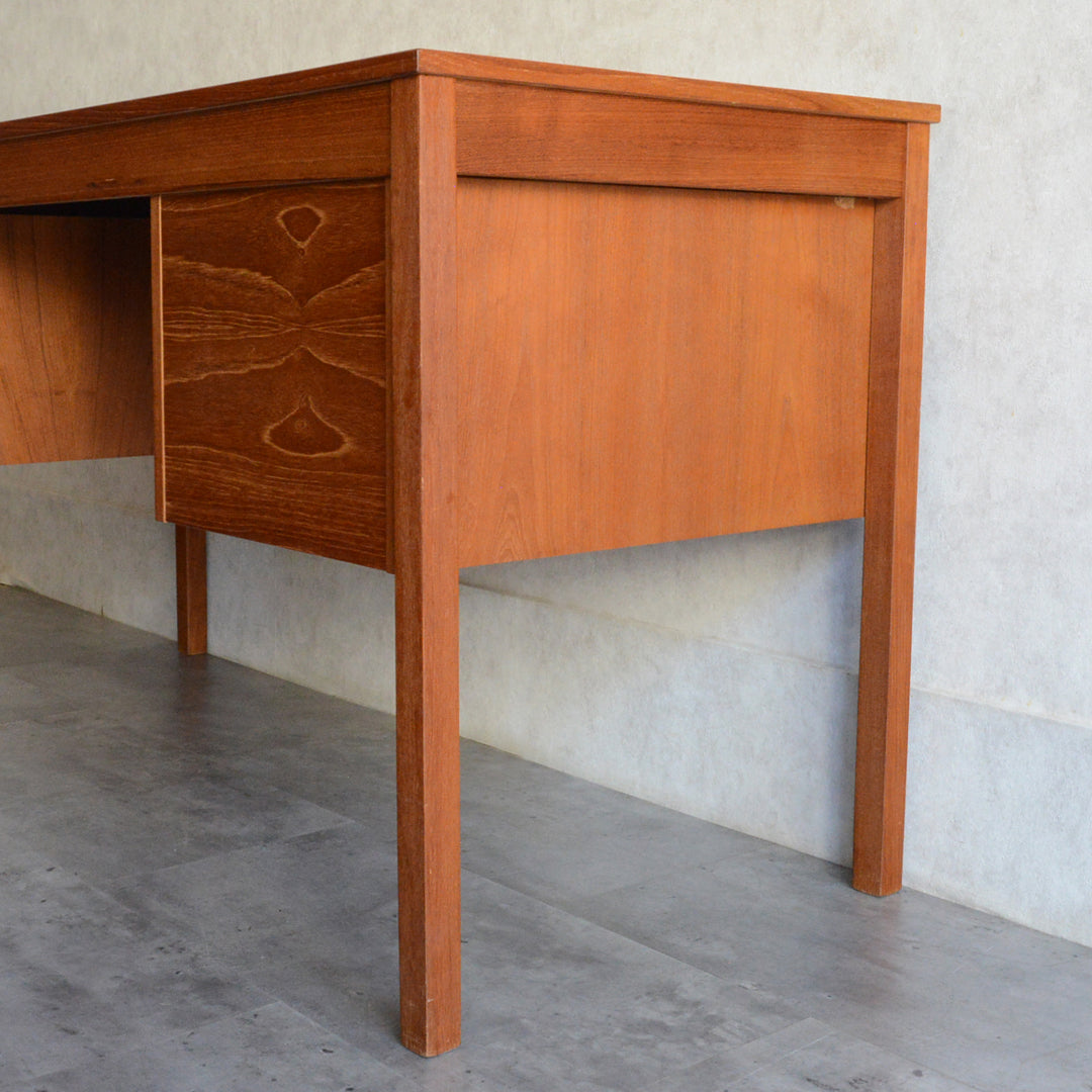 Domino mobler　デンマークヴィンテージ チークデスク 8-67