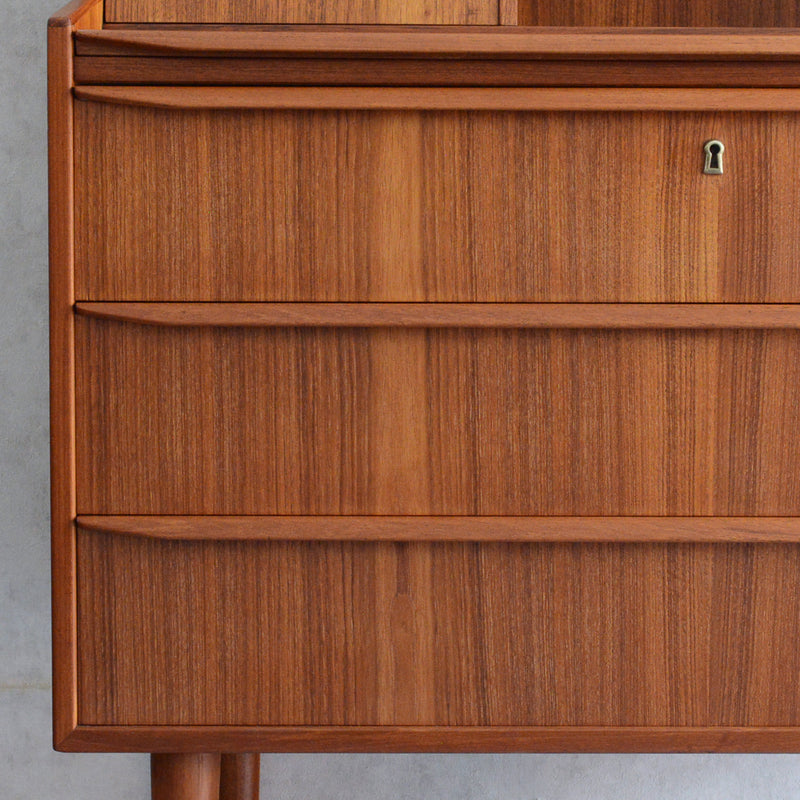 デンマーク ヴィンテージ　チークビューロー（ミラー・鍵付）6-74　