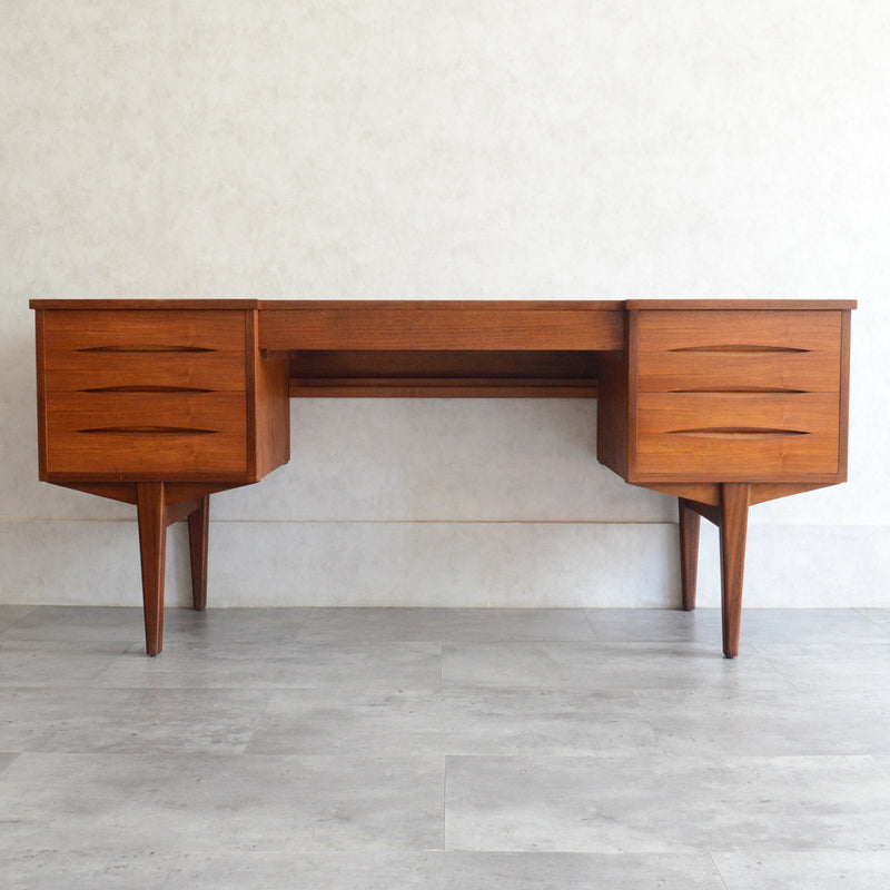 ミッドセンチュリー ヴィンテージ　デスク23(天板剝離再塗装済）