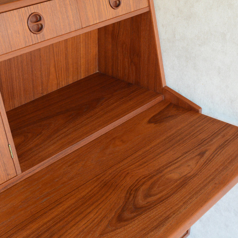 デンマーク ヴィンテージ　チークビューロー（ミラー・鍵付）6-74　