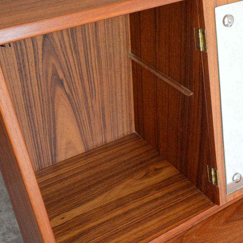 デンマーク ヴィンテージ　チークビューロー（ミラー・鍵付）6-74　