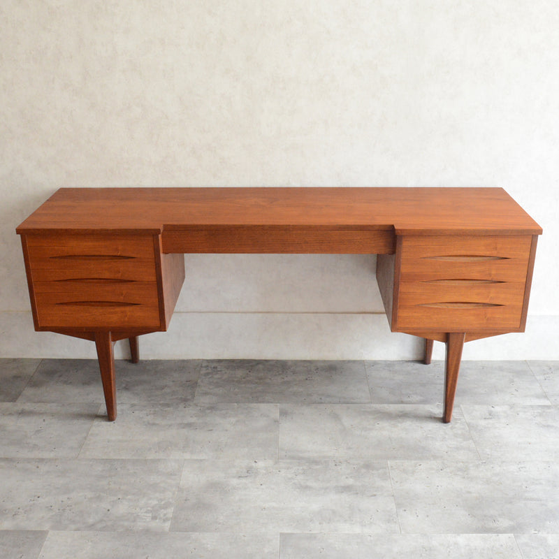 ミッドセンチュリー ヴィンテージ　デスク23(天板剝離再塗装済）