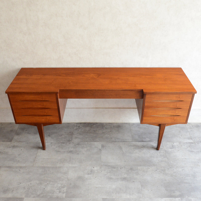 ミッドセンチュリー ヴィンテージ　デスク23(天板剝離再塗装済）