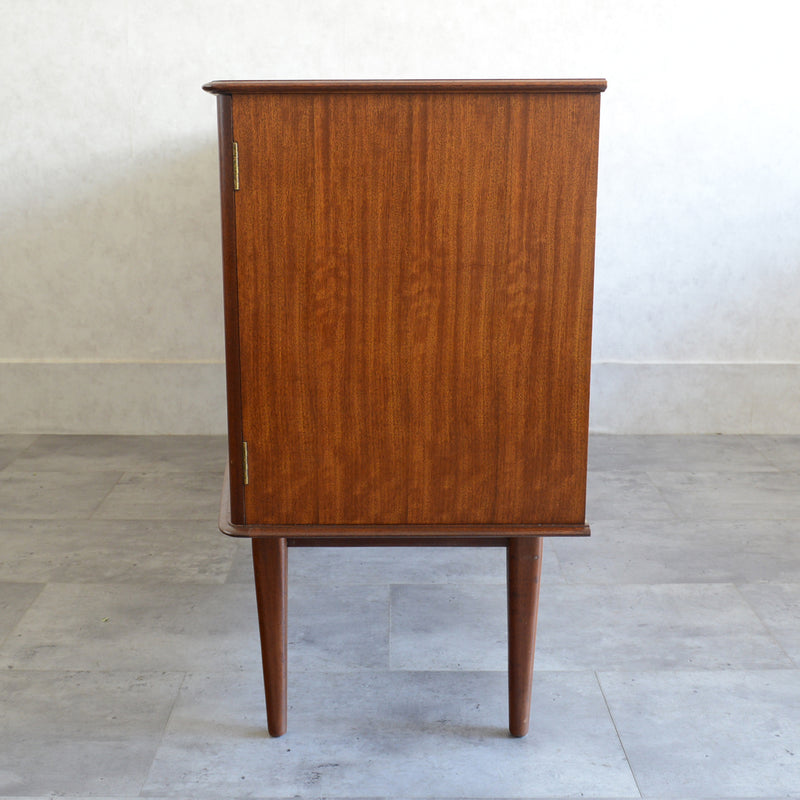 60S イギリス ヴィンテージ ショートサイドボード 49 (天板剝離再塗装済）