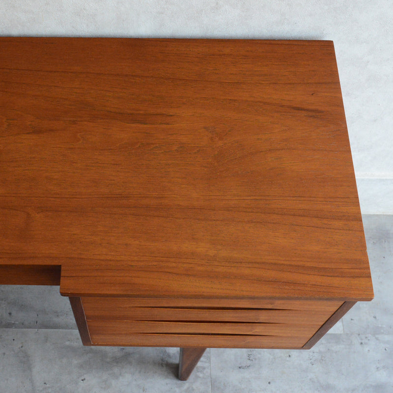 ミッドセンチュリー ヴィンテージ　デスク23(天板剝離再塗装済）