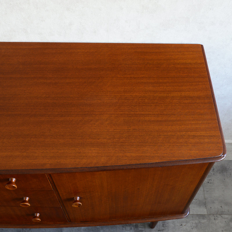 60S イギリス ヴィンテージ ショートサイドボード 49 (天板剝離再塗装済）