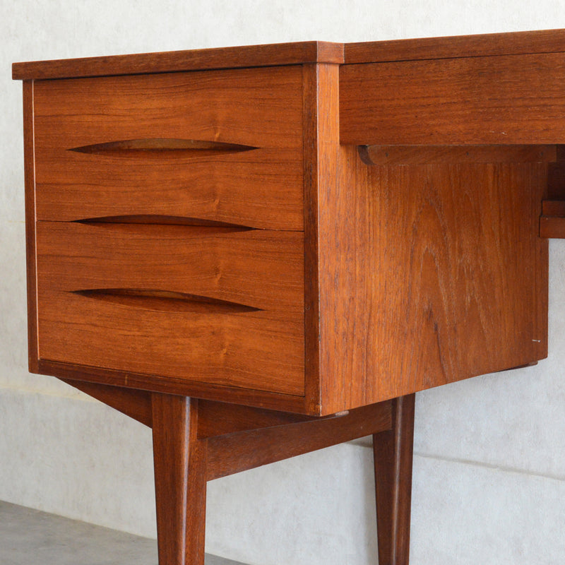 ミッドセンチュリー ヴィンテージ　デスク23(天板剝離再塗装済）