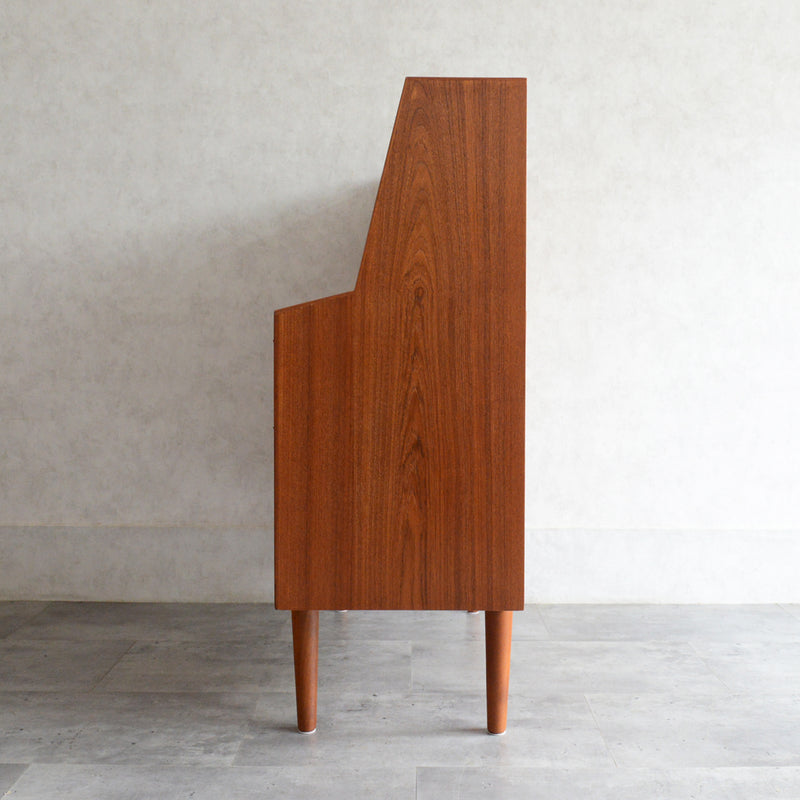 デンマーク ヴィンテージ　チークビューロー（ミラー・鍵付）6-74　