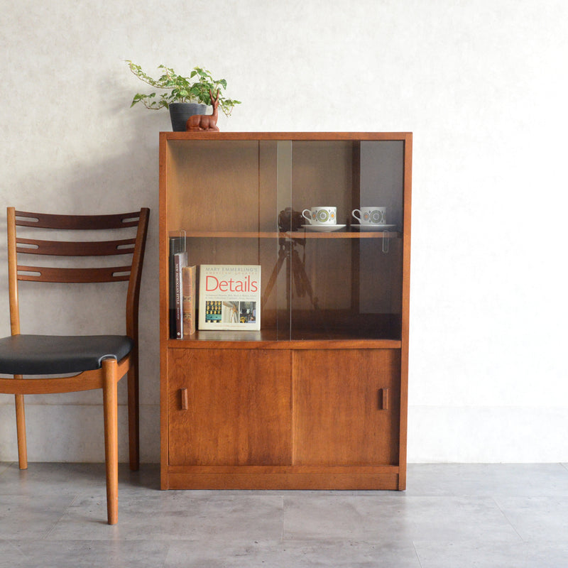 ミッドセンチュリー ヴィンテージ　ガラスキャビネット97(木扉付）