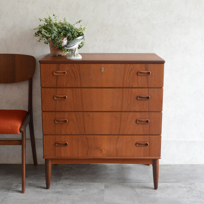 デンマークヴィンテージ  チーク４段チェスト 6-71