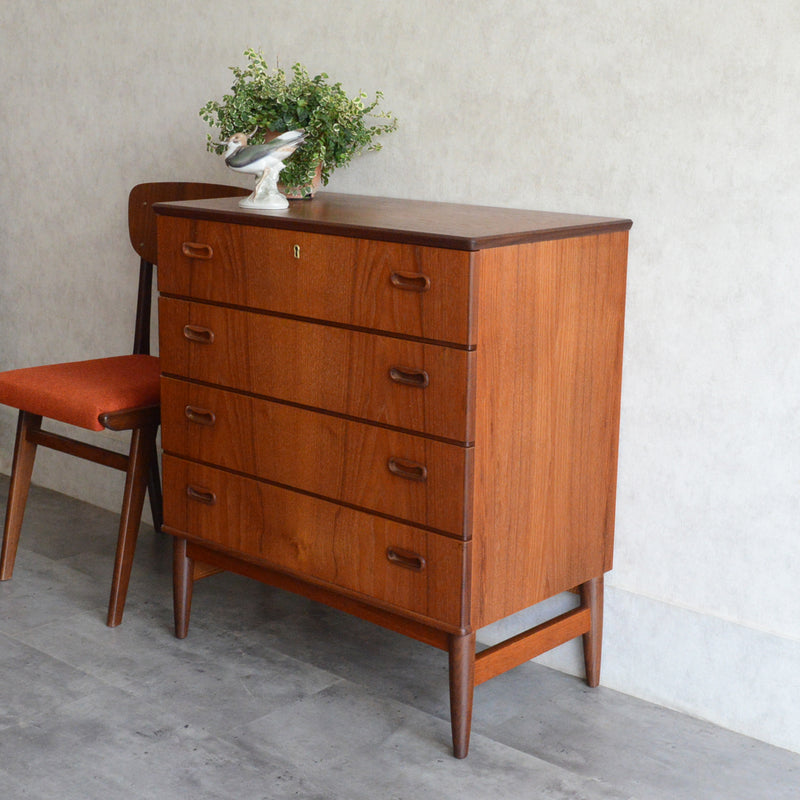 デンマークヴィンテージ  チーク４段チェスト 6-71