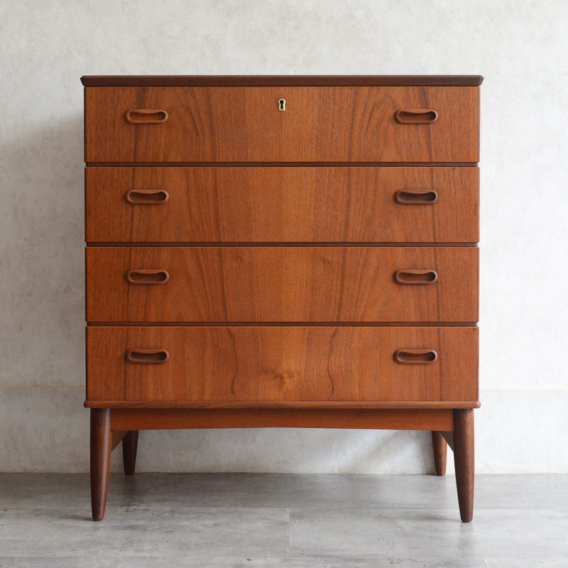 デンマークヴィンテージ  チーク４段チェスト 6-71