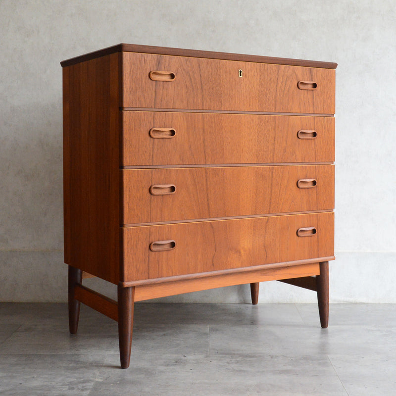 デンマークヴィンテージ  チーク４段チェスト 6-71