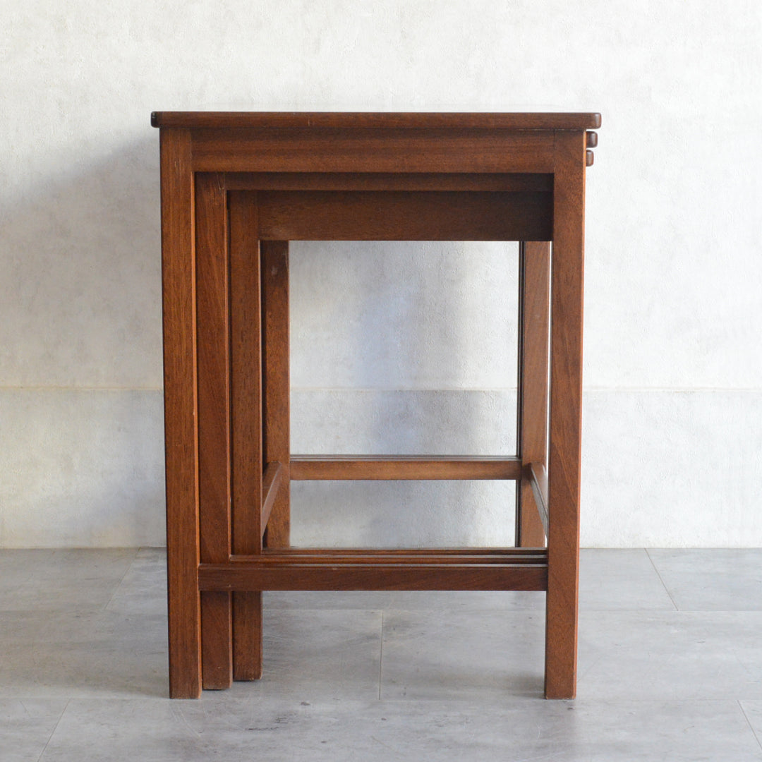 ミッドセンチュリー ヴィンテージ チーク ネストテーブル(抽斗付) 05