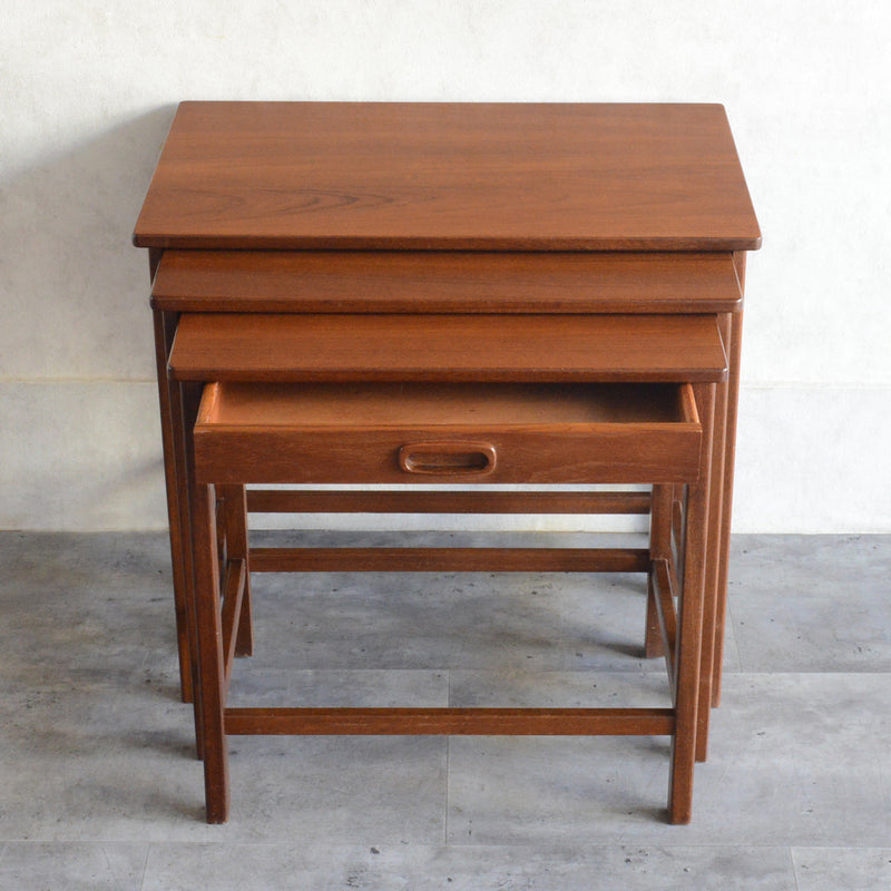 ミッドセンチュリー ヴィンテージ チーク ネストテーブル(抽斗付) 05