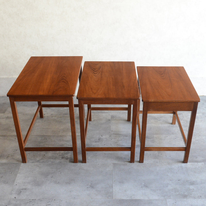 ミッドセンチュリー ヴィンテージ チーク ネストテーブル(抽斗付) 05