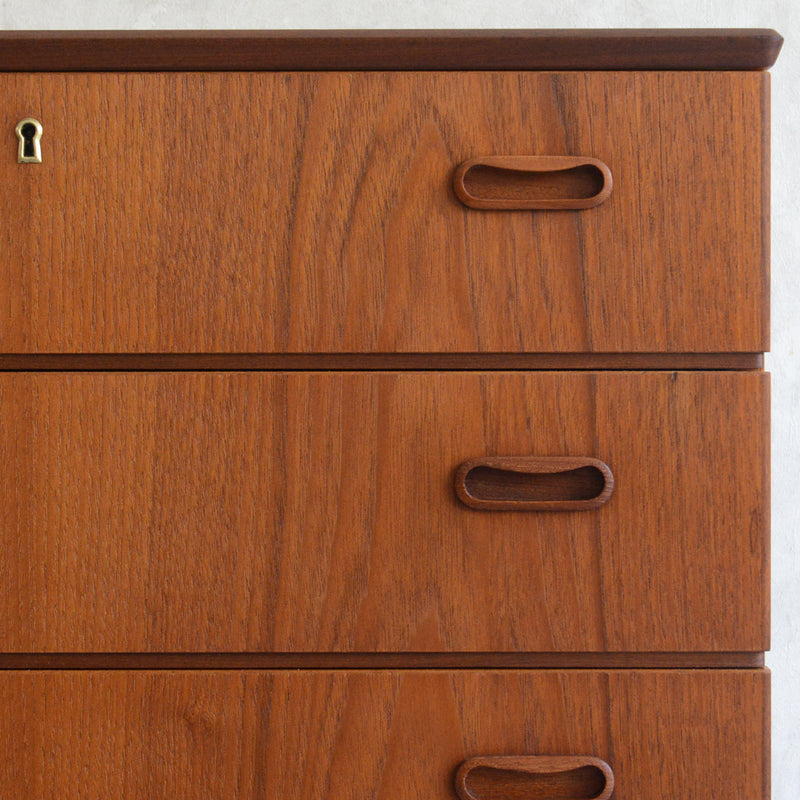 デンマークヴィンテージ  チーク４段チェスト 6-71