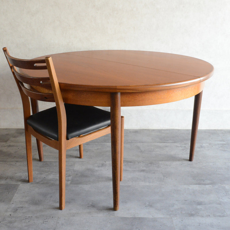 G-PLANジープラン エクステンション ラウンドダイニングテーブル 108(天板剥離再塗装）