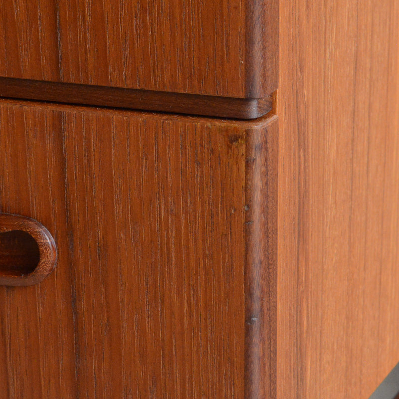 デンマークヴィンテージ  チーク４段チェスト 6-71