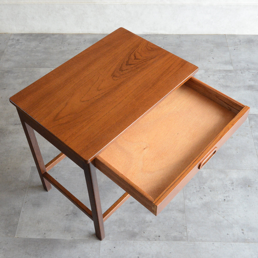 ミッドセンチュリー ヴィンテージ チーク ネストテーブル(抽斗付) 05