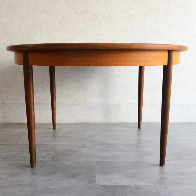 G-PLANジープラン エクステンション ラウンドダイニングテーブル 108(天板剥離再塗装）