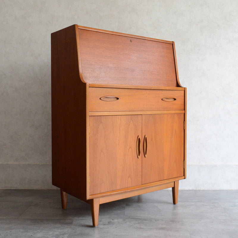 Jentique  ジェンティーク　ビューロー　17(鍵付）