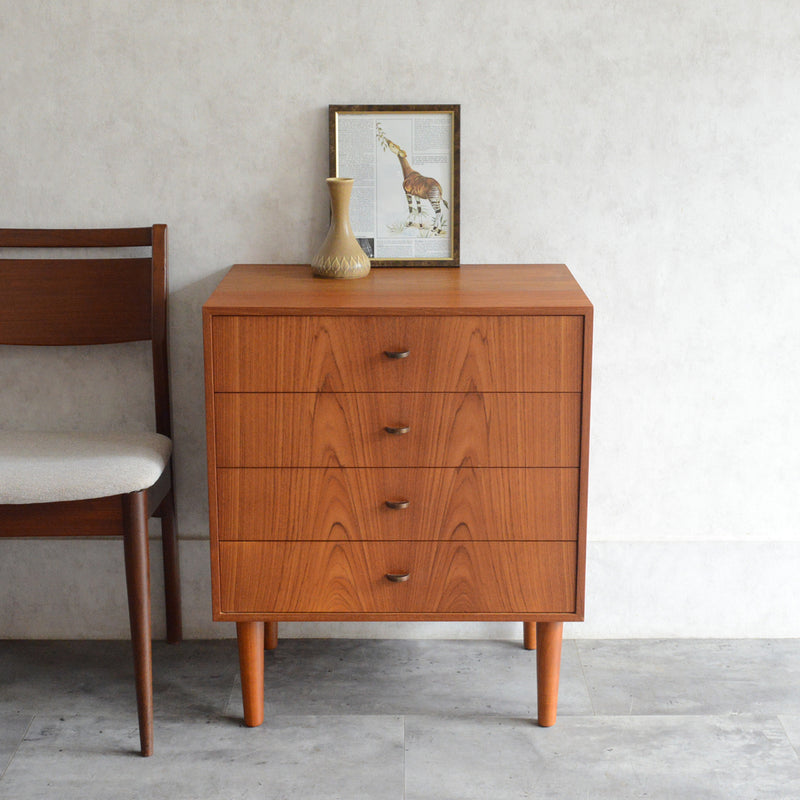 デンマークヴィンテージ  チーク４段スモールチェスト 6-75