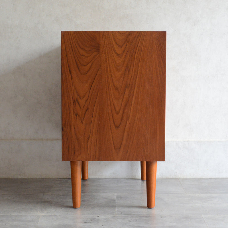 デンマークヴィンテージ  チーク４段スモールチェスト 6-75