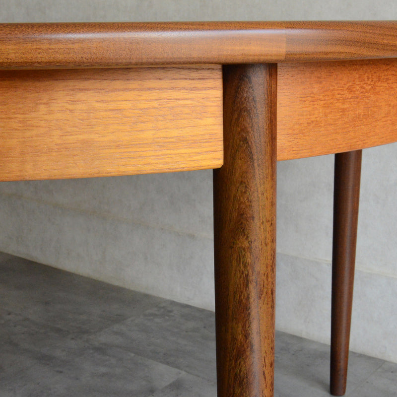 G-PLANジープラン エクステンション ラウンドダイニングテーブル 108(天板剥離再塗装）