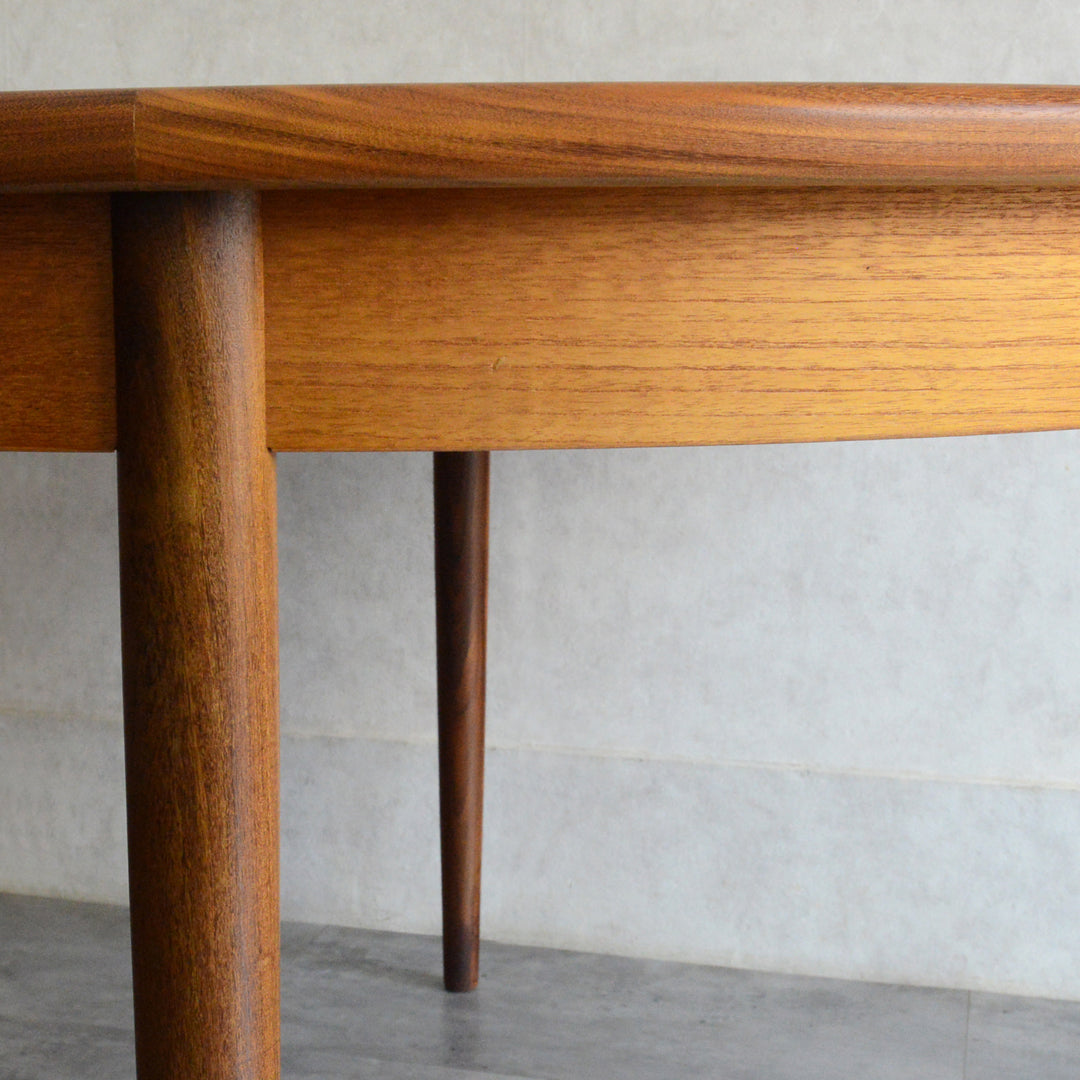 G-PLANジープラン エクステンション ラウンドダイニングテーブル 108(天板剥離再塗装）