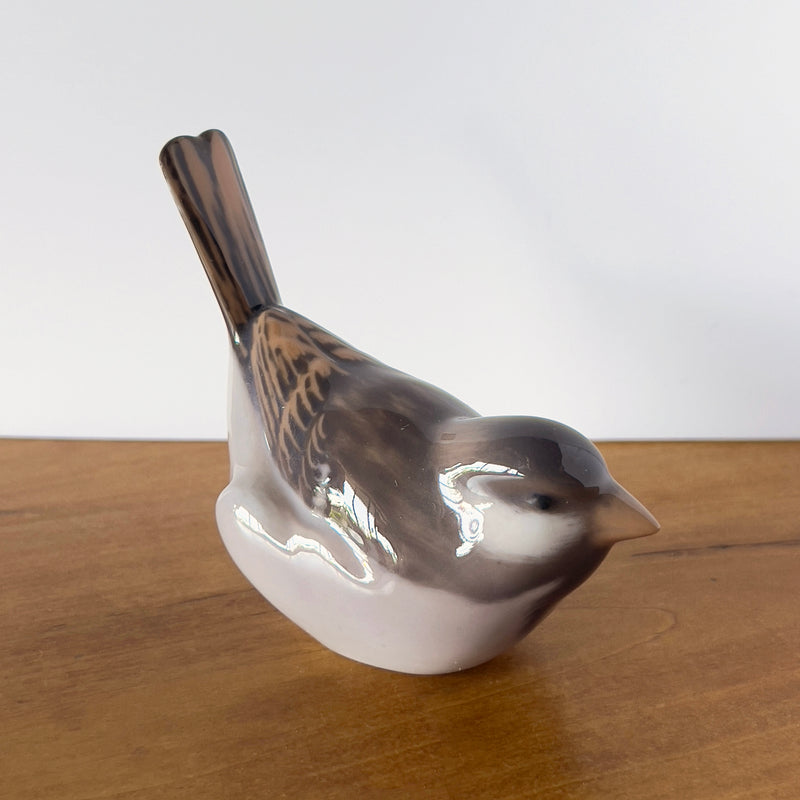 Royal Copenhagen　フィギュリン   尾を上げたスズメA　 px-31