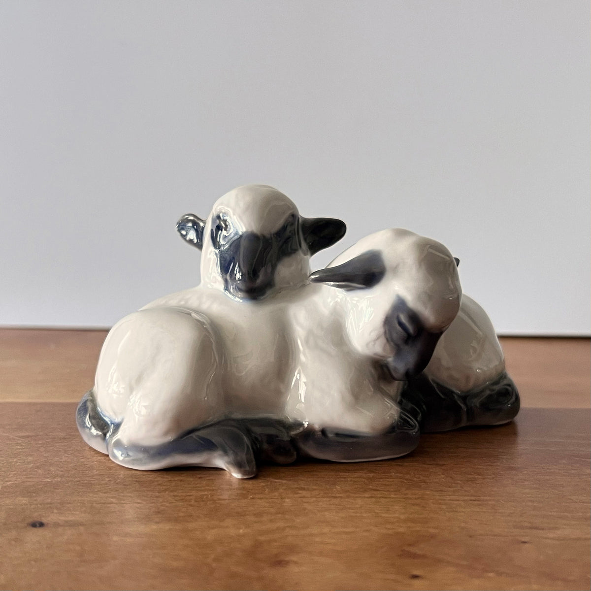 Royal Copenhagen　フィギュリン　2匹の子羊 (子羊のペア)PX-1