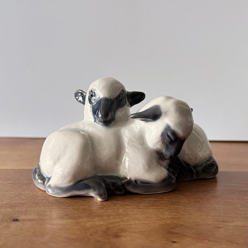 Royal Copenhagen　フィギュリン　2匹の子羊 (子羊のペア)PX-1