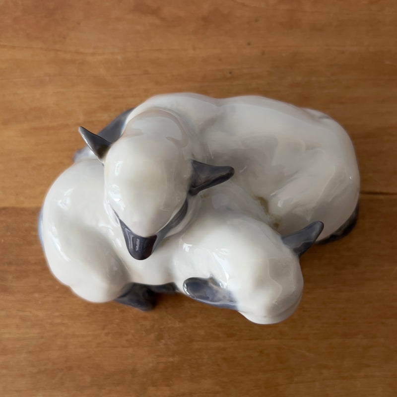 Royal Copenhagen　フィギュリン　2匹の子羊 (子羊のペア)PX-1