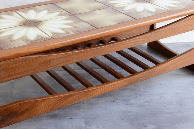 デンマークヴィンテージ　タイルトップローテーブル