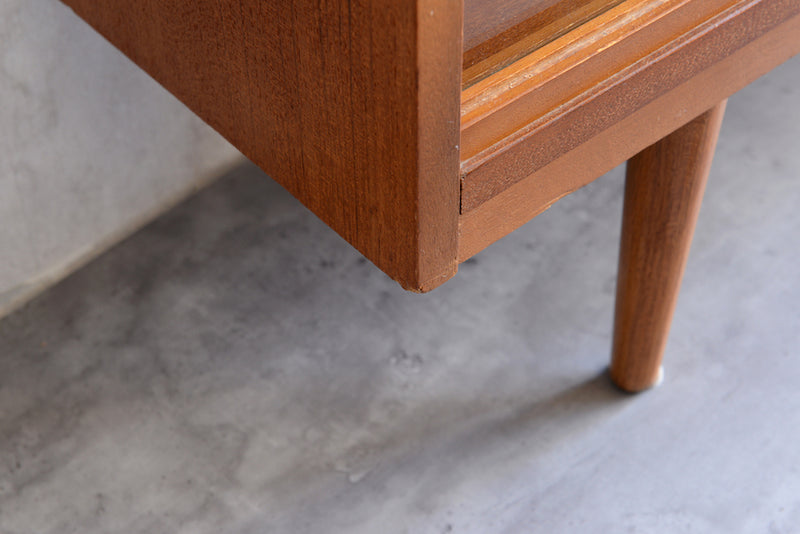 チークガラスキャビネット　イギリス　ヴィンテージ