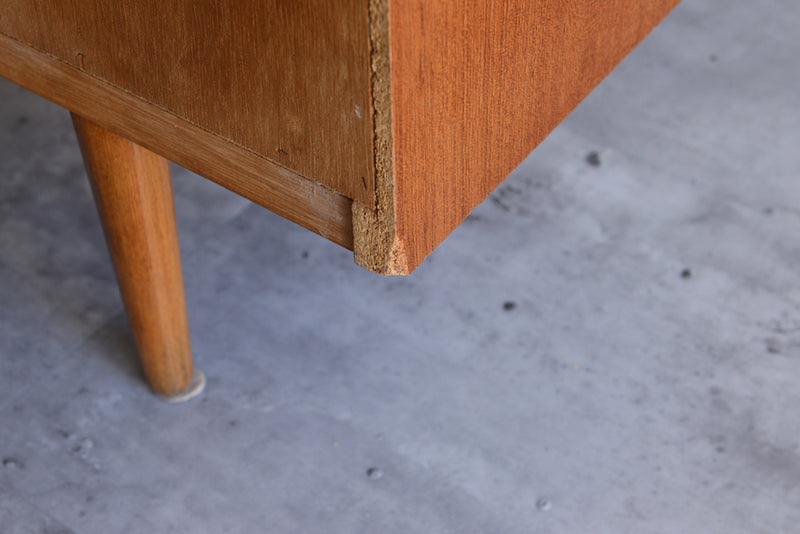 チークガラスキャビネット　イギリス　ヴィンテージ