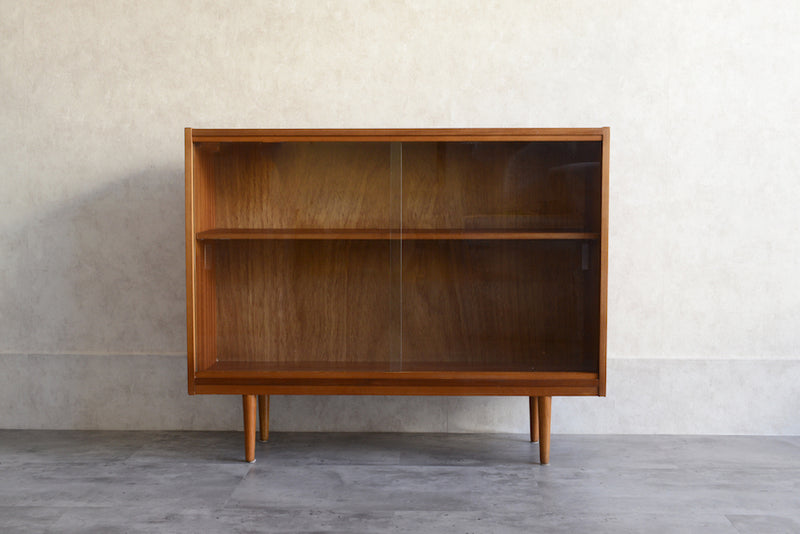 チークガラスキャビネット　イギリス　ヴィンテージ