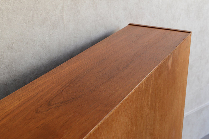 チークガラスキャビネット　イギリス　ヴィンテージ