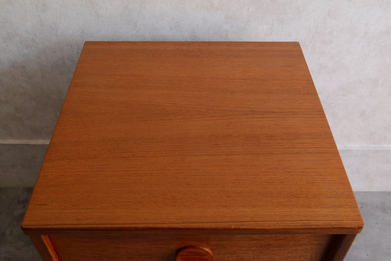 STAG　スタッグ　サイドテーブル