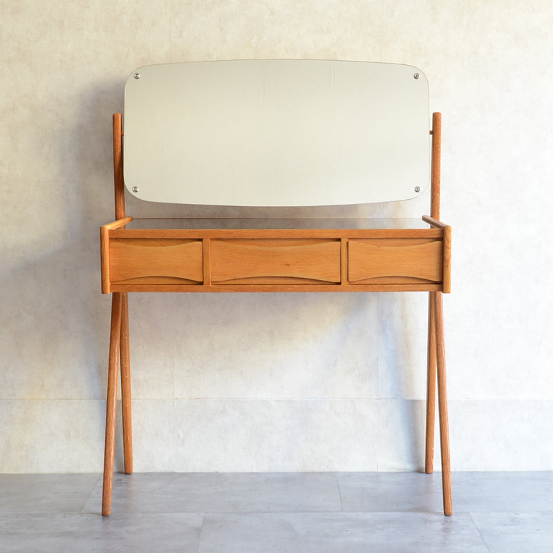 デンマークヴィンテージ　Arne Vodder　ドレッシングデスク