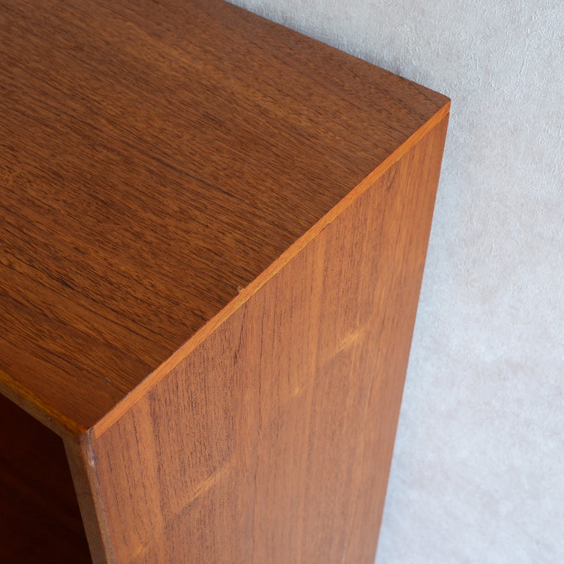 Herbert E. Gibbs（ハーバートE.ギブス）ガラスキャビネット22(木扉付)