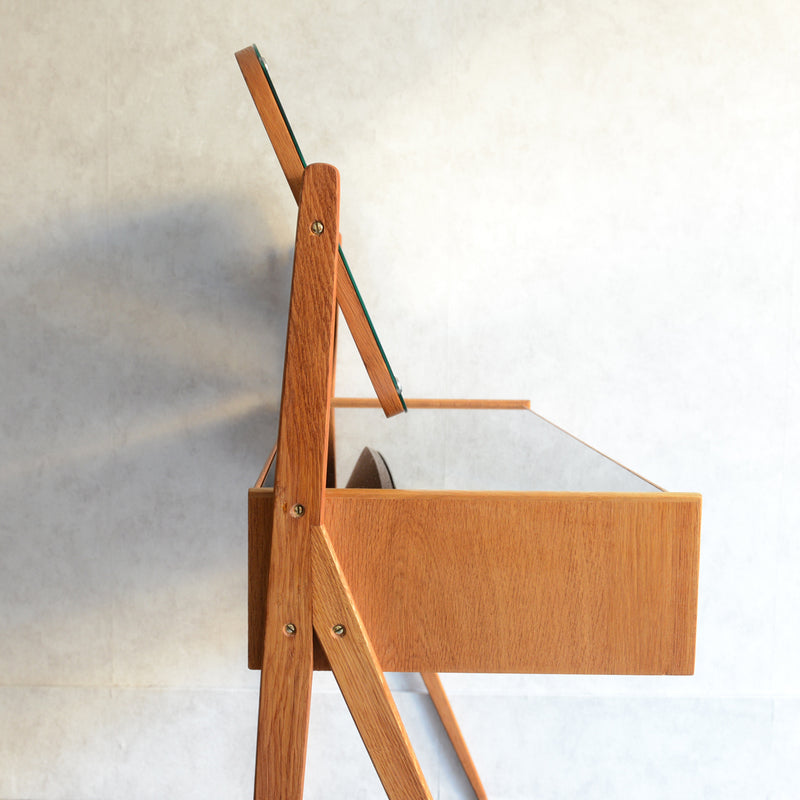 デンマークヴィンテージ　Arne Vodder　ドレッシングデスク