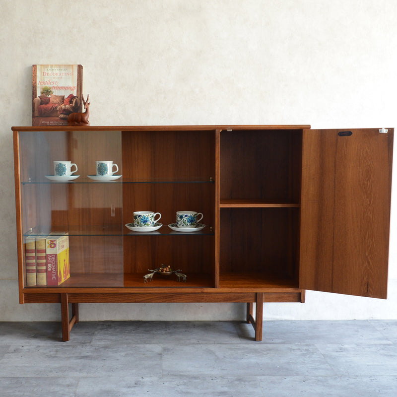 Turnidge  ターニッジ　ガラスキャビネット 17 (木扉付）