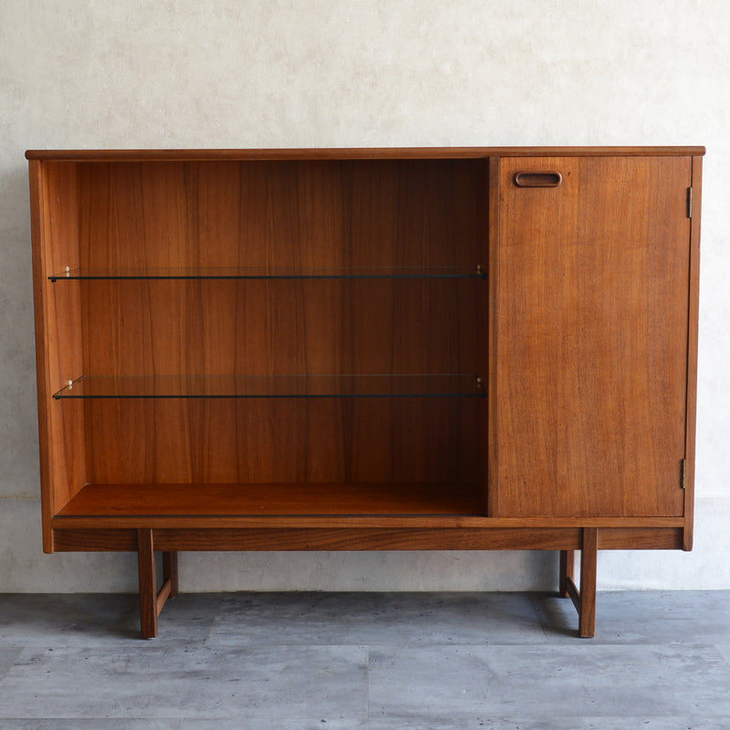 Turnidge  ターニッジ　ガラスキャビネット 17 (木扉付）