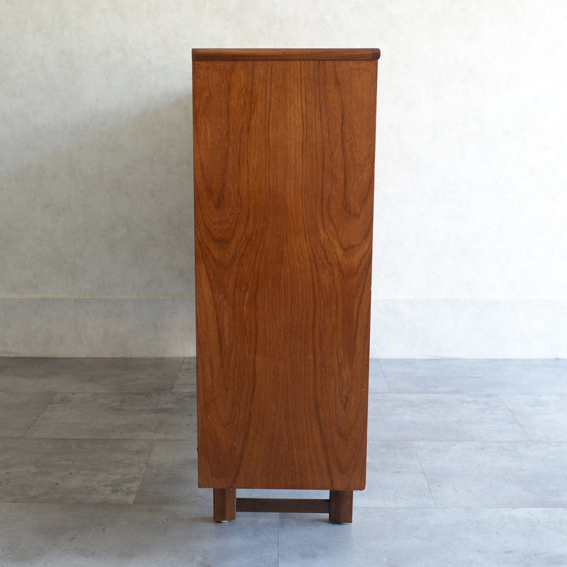 Turnidge  ターニッジ　ガラスキャビネット 17 (木扉付）